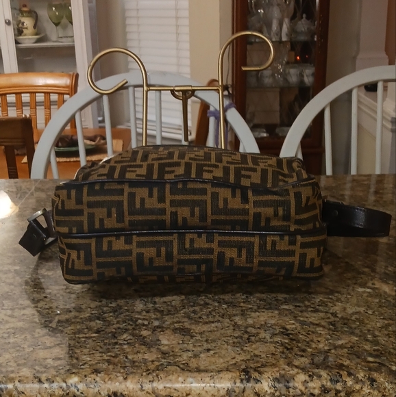 Fendi  Authentic Zucca  Vintage Canvas Shoulder Bag with COA & Dustbag - Picture 10 of 15